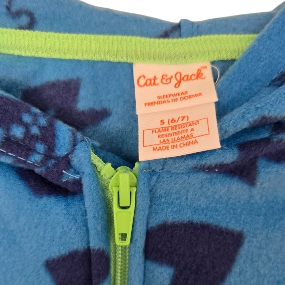 NWT Cat and Jack sleepers size 6/7